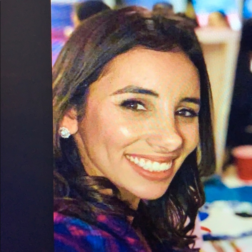 Meet your Posher, Valeria